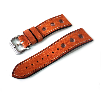 Correa de reloj modelo Mónaco hecha a mano en España con cuero de ciervo rojo.